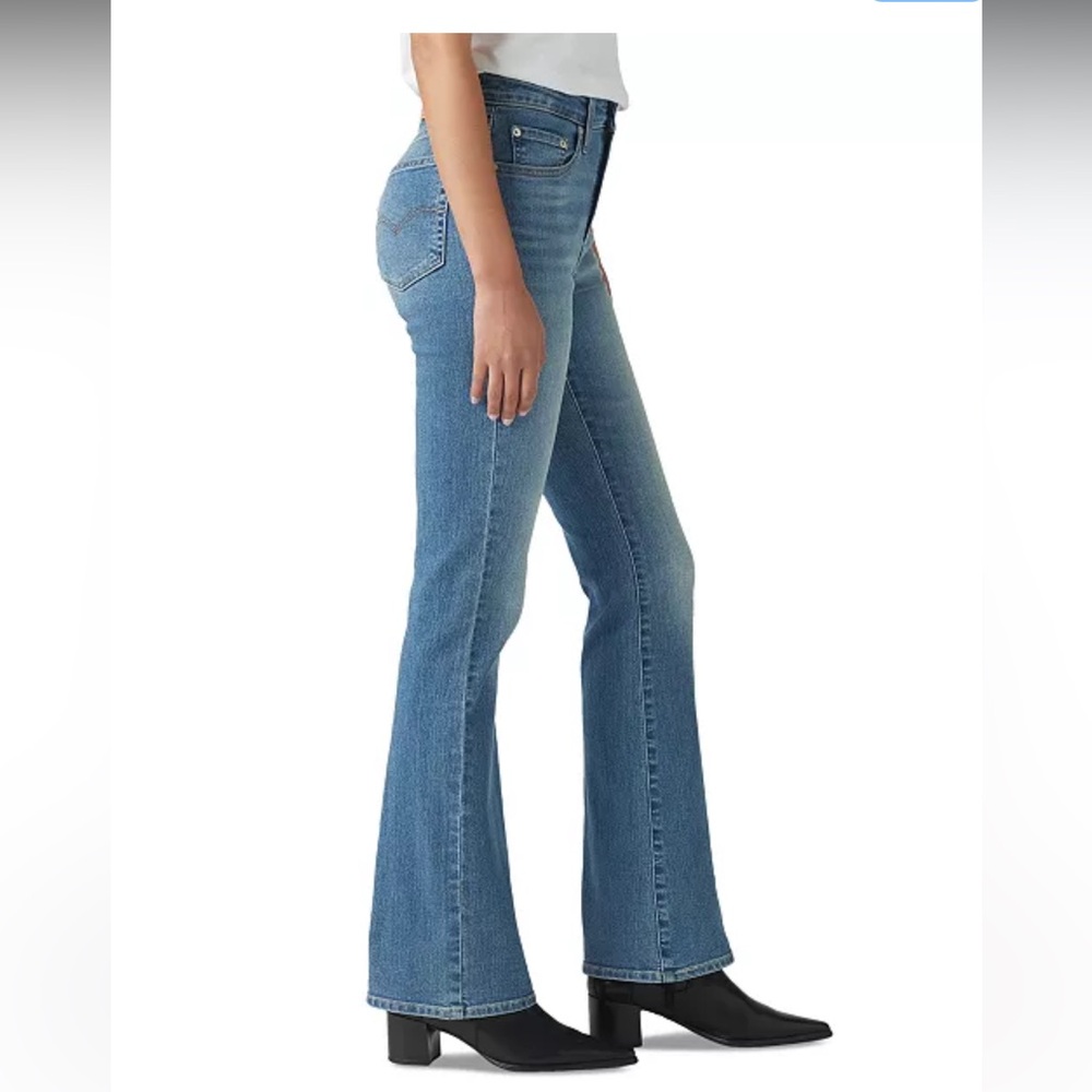 Levi's 725 High-Waist Classic Stretch Bootcut Jeans